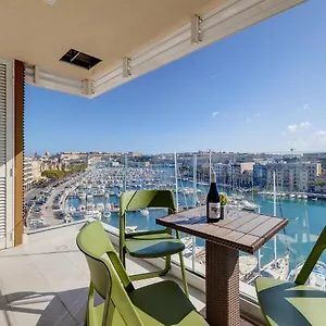 Stunning 3br With Marina Views Apartment